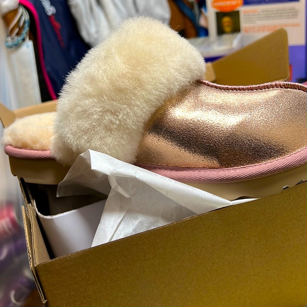 Kids Ugg slippers